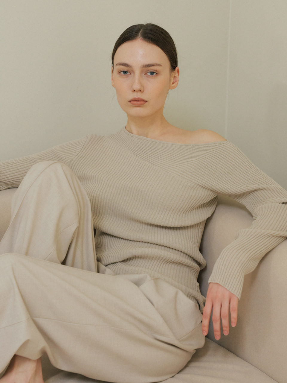 103 one shoulder knit (beige)